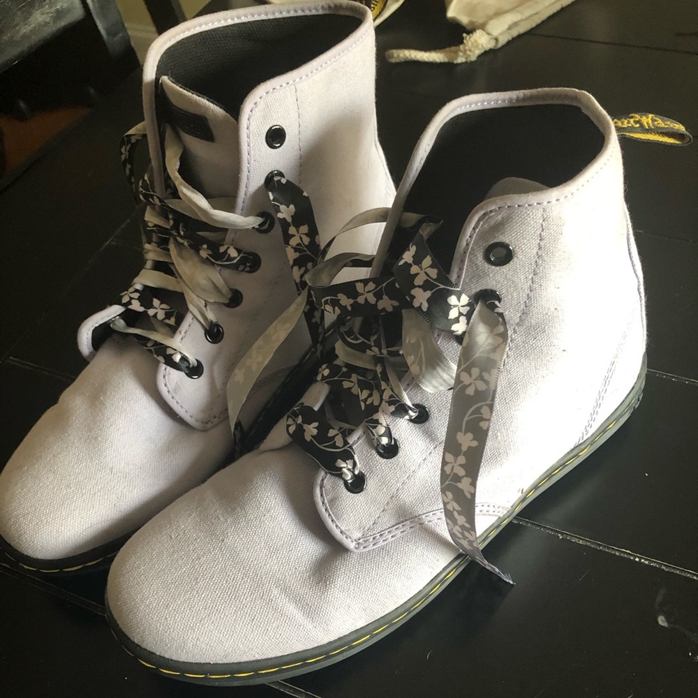 Dr Martens Lavender Canvas